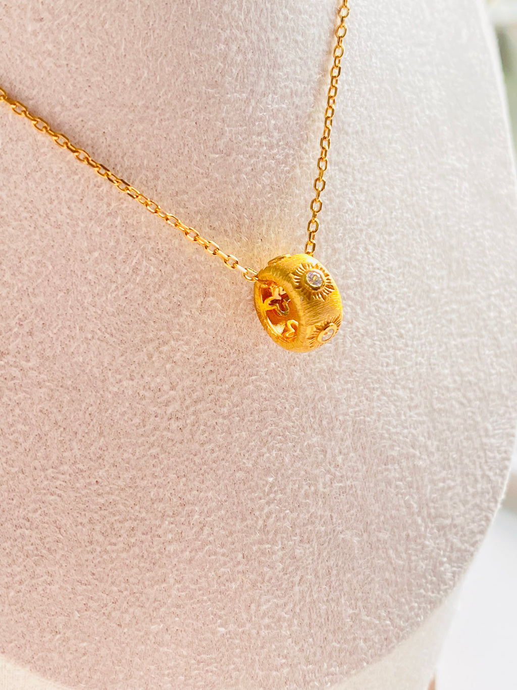 Solara Vintage Brushed Pendant Necklace