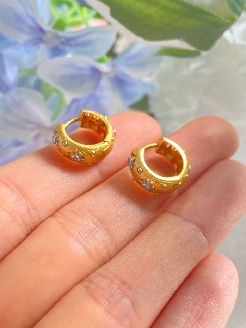 Solara Vintage Sunburst Huggie Earrings