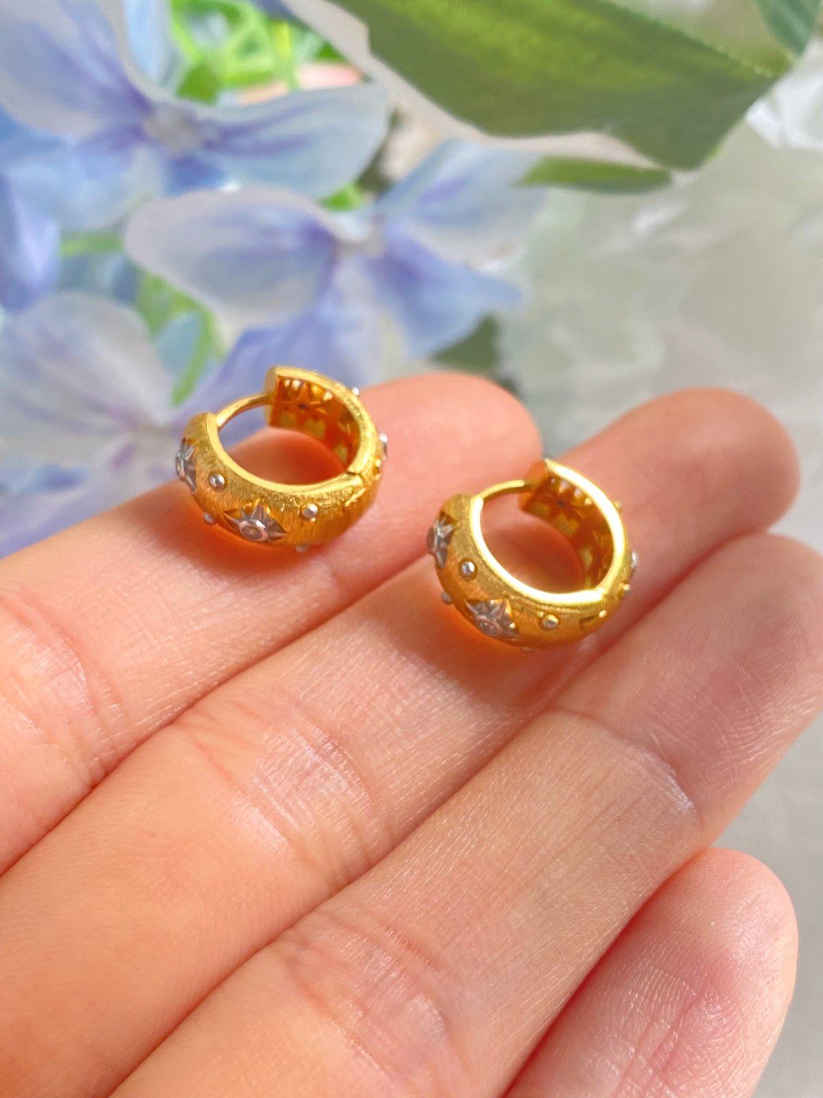 Solara Vintage Sunburst Huggie Earrings