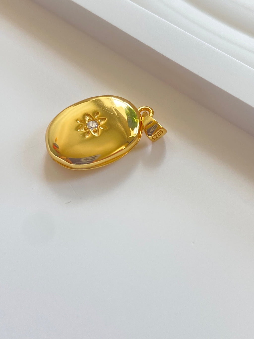 Sunburst Memory Photo Locket Pendant