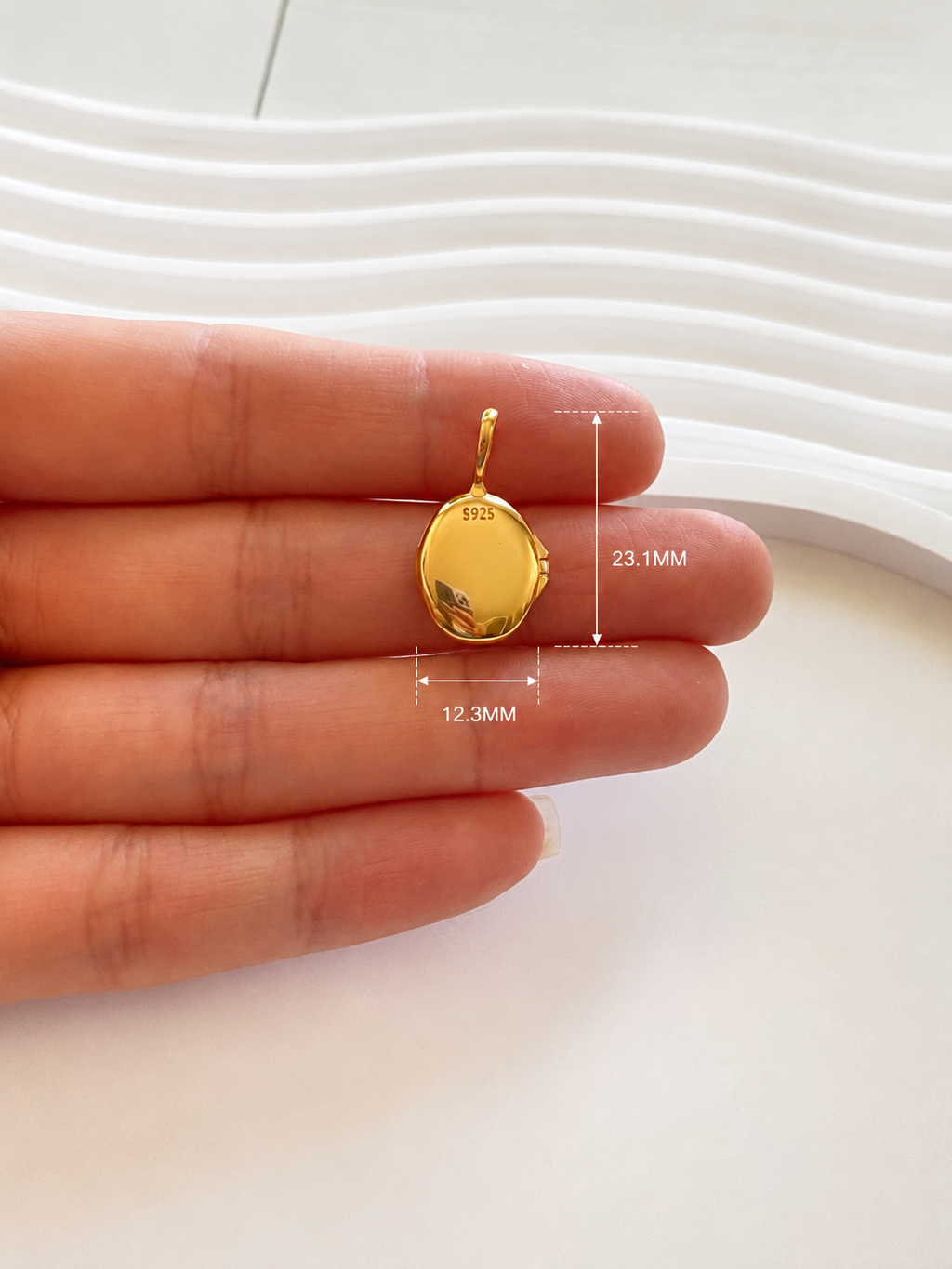 Golden Memory Photo Locket Pendant