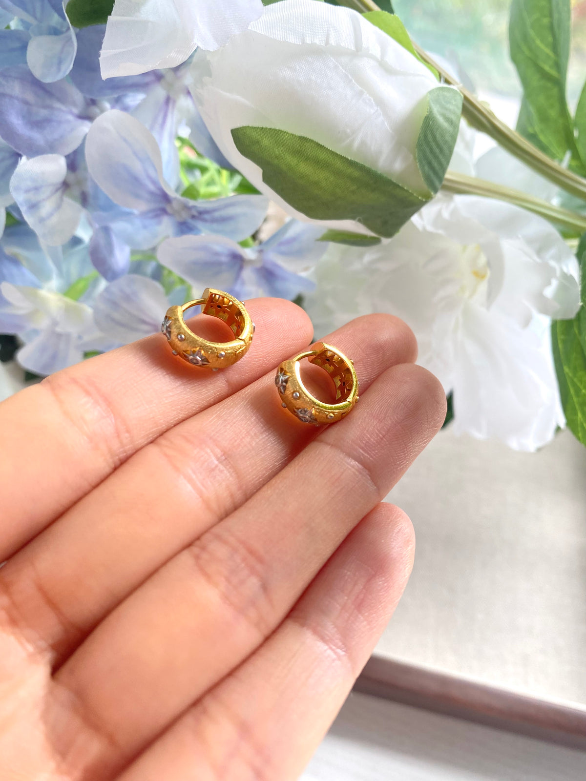 Solara Vintage Sunburst Huggie Earrings