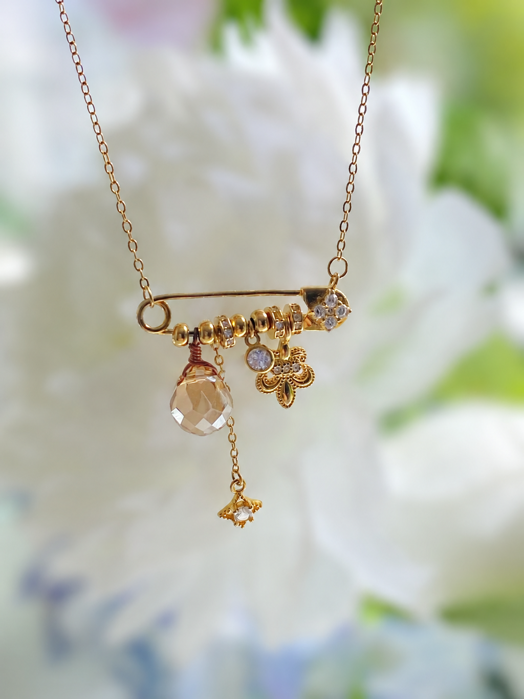 Iris Vintage Charm Necklace