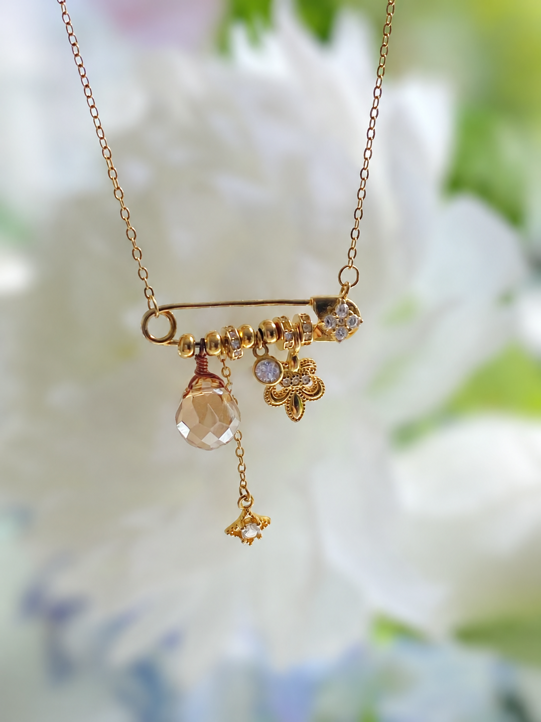 Iris Vintage Charm Necklace