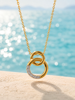 Interlocking Circle Pendant Necklace