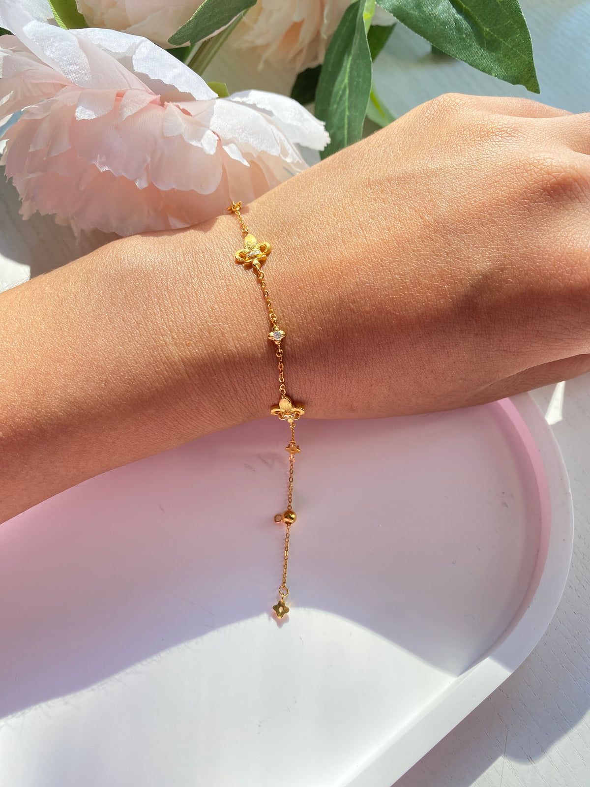 Iris Adjustable Vintage Gold Bracelet