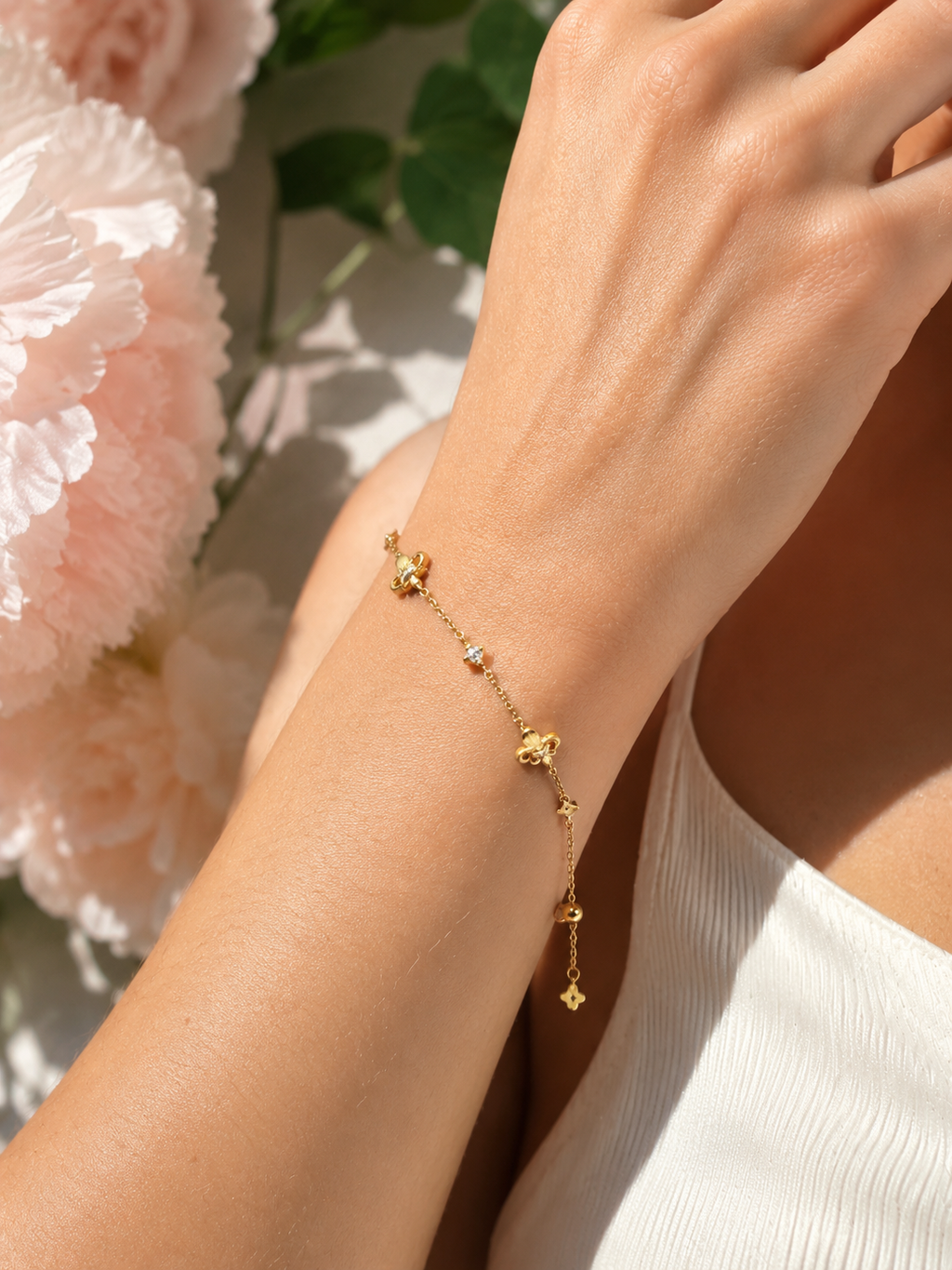 Iris Adjustable Vintage Gold Bracelet