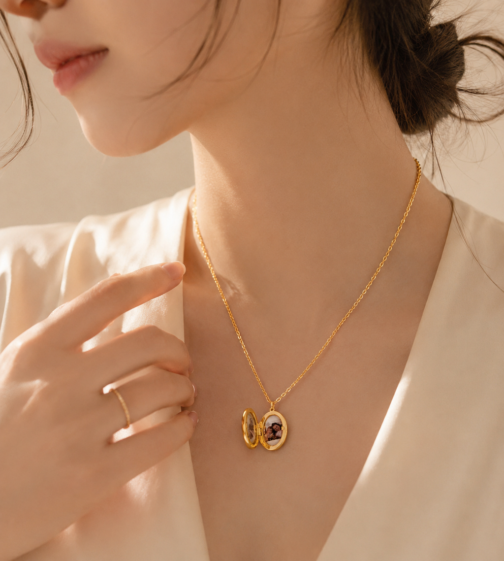 Golden Memory Photo Locket Pendant