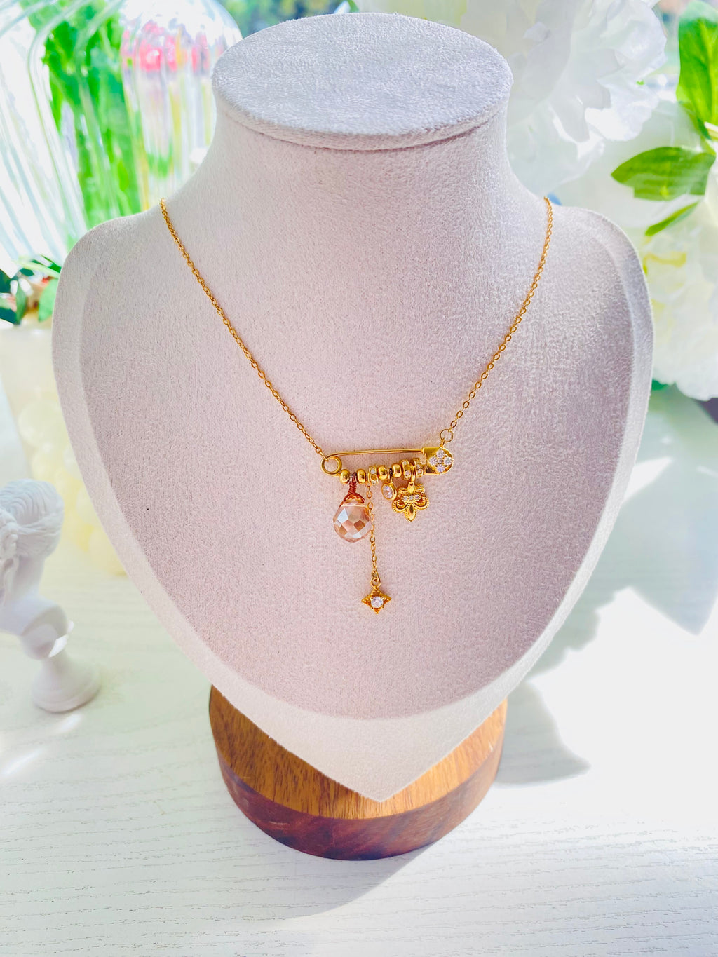 Iris Vintage Charm Necklace